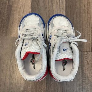 New Balance 990v5;